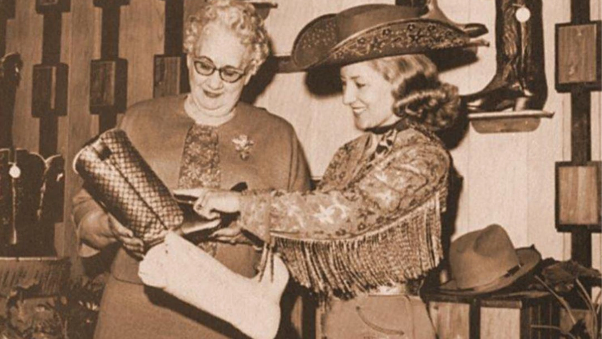 MISS ENID The Texas Lady Bootmaker著者署名入？ Wild Women Of The West: Enid Justin - COWGIRL Magazine