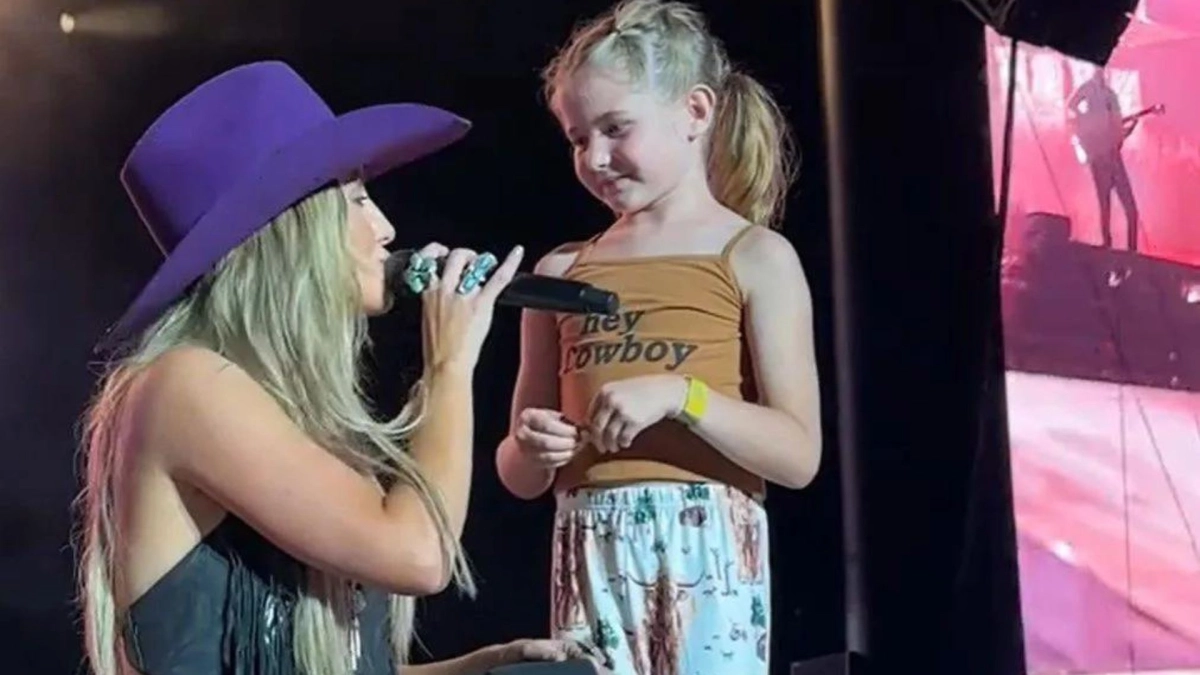Lainey Wilson Crowns 'Cowgirl of the Night' On Tour