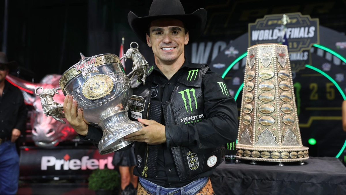 Jose Vitor Leme Makes Greatest Comeback In PBR History To Be 