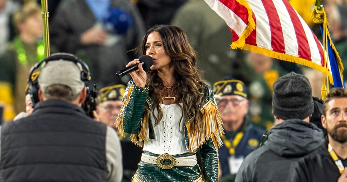 Shea Fisher Durfey Wins Over Packers Fans at Lambeau