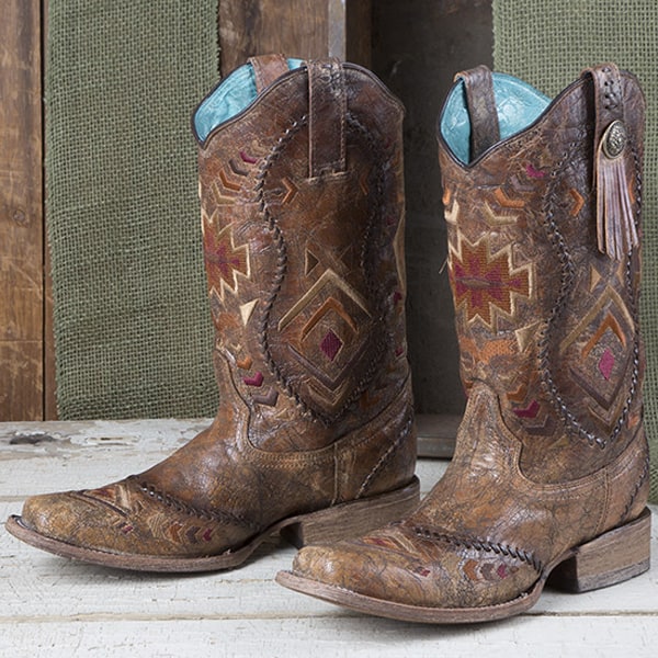 All About Aztec Print for Winter - COWGIRL Magazine