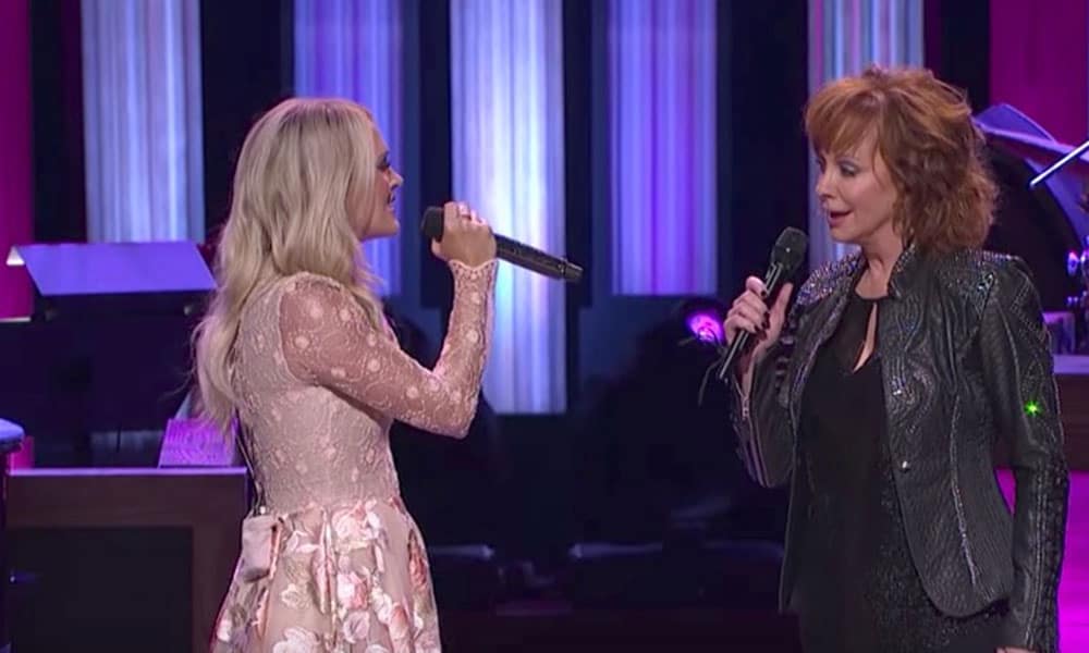 Reba McEntire and Carrie Underwood Sing Together And The Crowd Goes Wild - COWGIRL Magazine