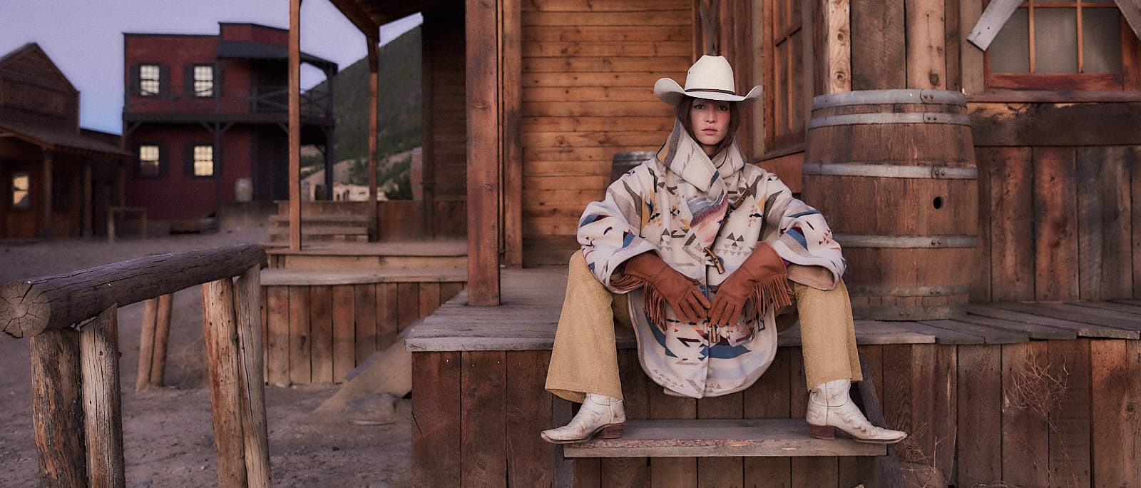 LINDSEY THORNBURG ペンドルトン　フードポンチョ Lindsey Thornburg's Pendleton Cloaks - COWGIRL Magazine