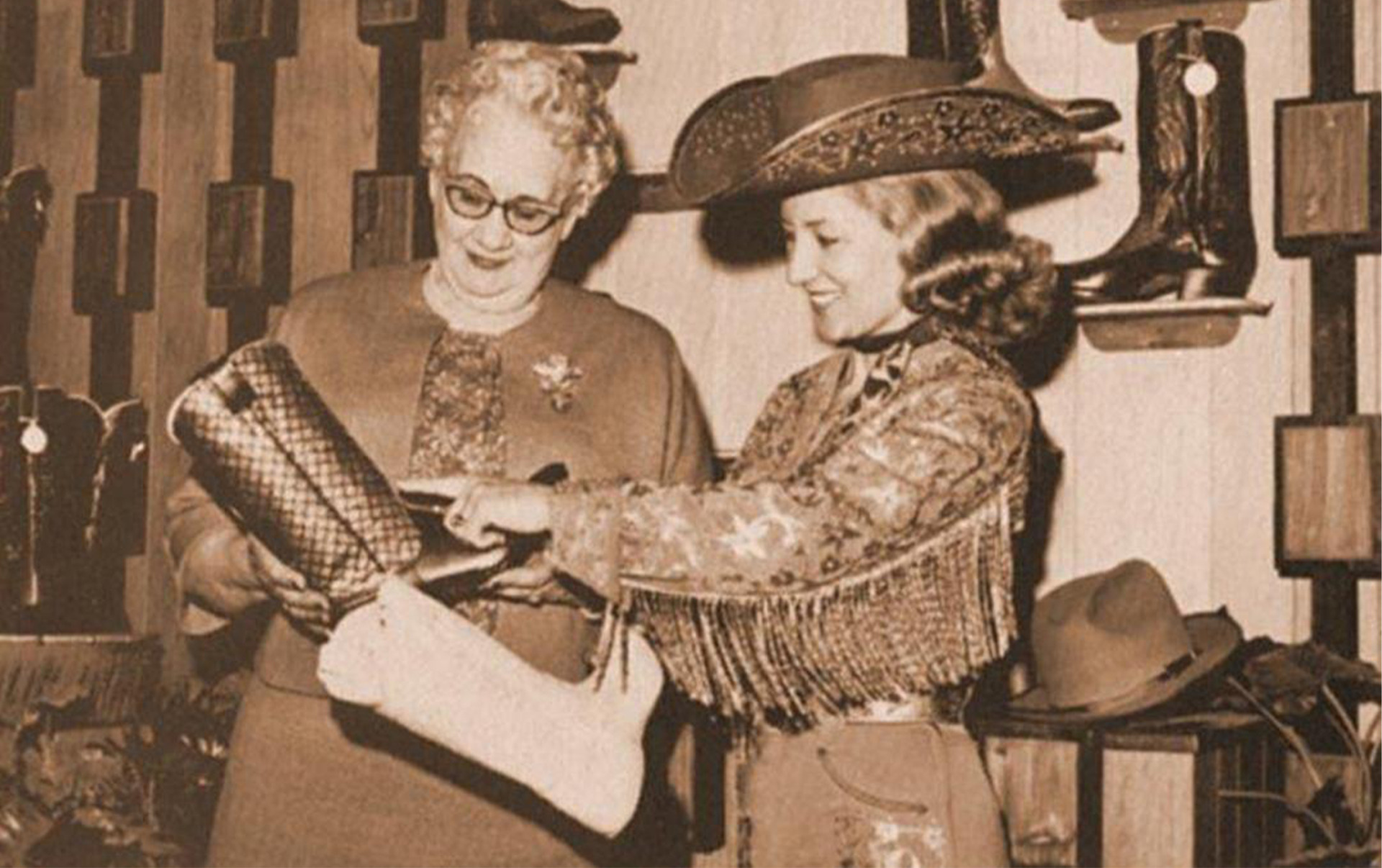 MISS ENID The Texas Lady Bootmaker著者署名入？ Wild Women Of The West: Enid Justin - COWGIRL Magazine