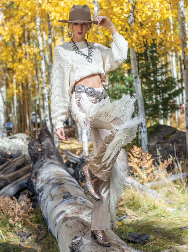eLLa ⚫︎big collar gilet (mix)⚫︎ Elemental - COWGIRL Magazine