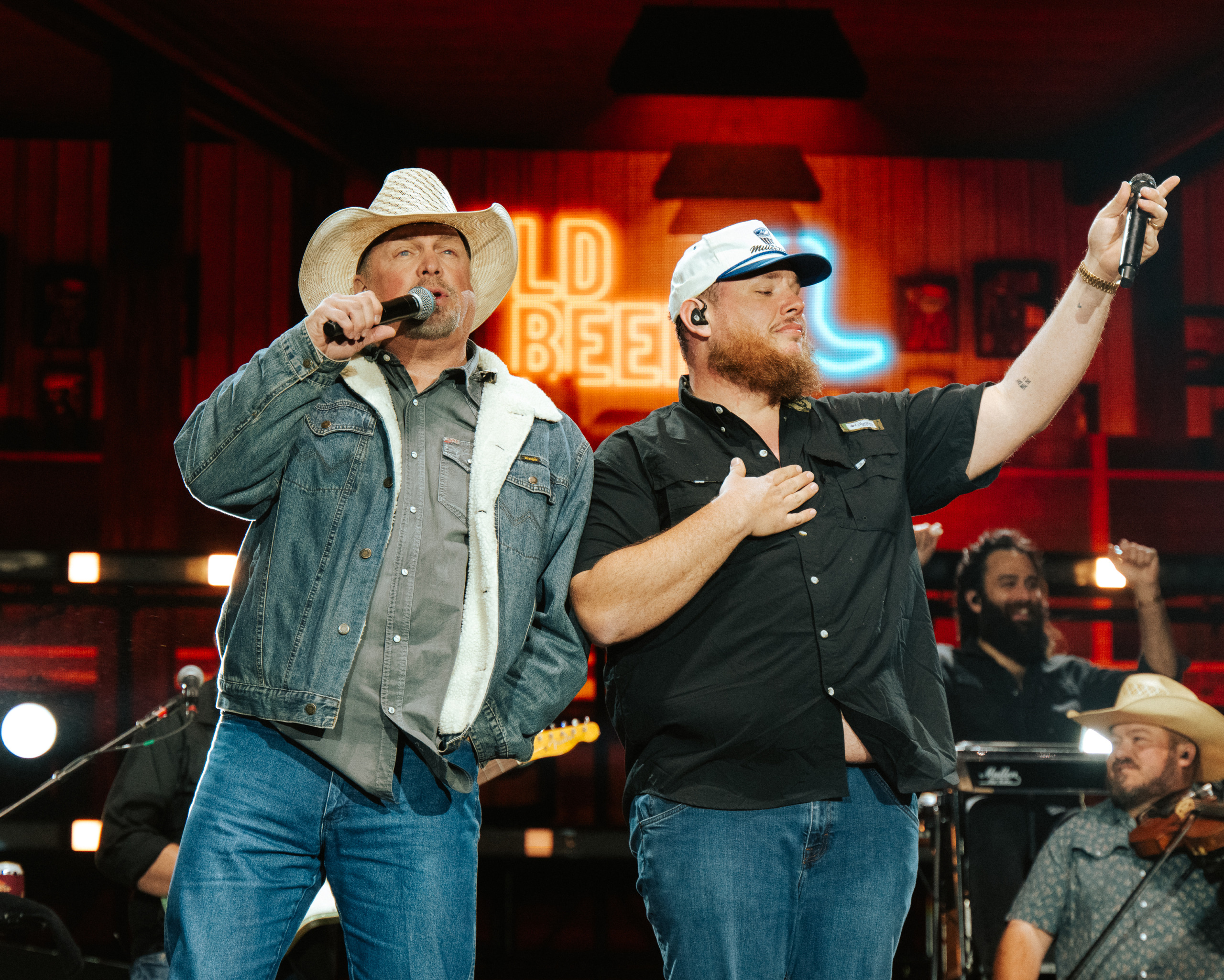 Stagecoach 2025 Delivers Star Power, Surprise Guests, And A Whole Lot ...