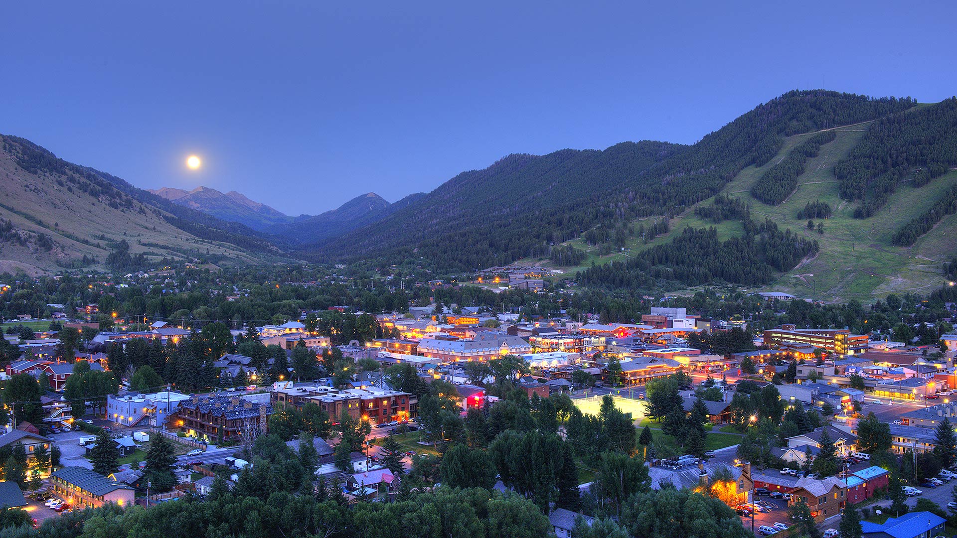 Jackson Hole, Wyoming: Where Mountain Magic Meets Western Grandeur